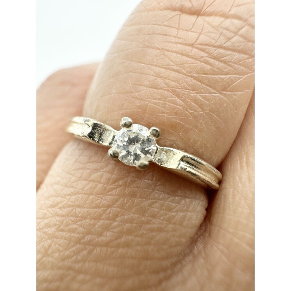 925 Sterling Silver Cubic Zirconia Wedding Ring Size 5